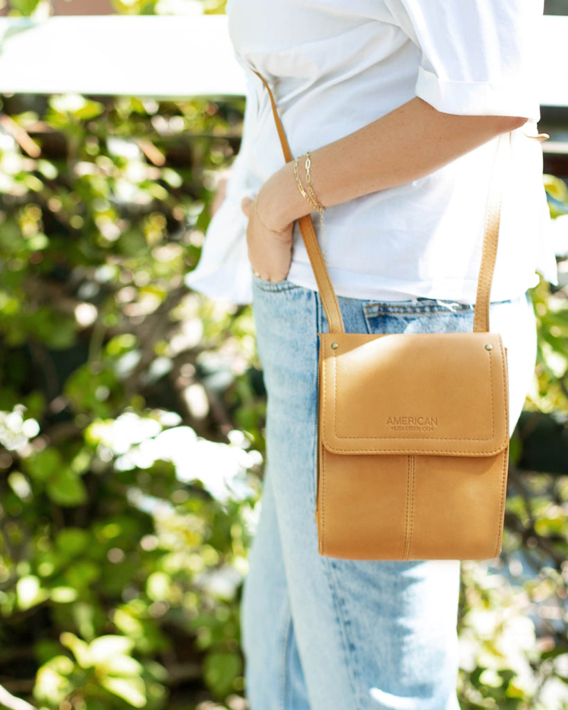Kansas Crossbody - butter rum lifestyle