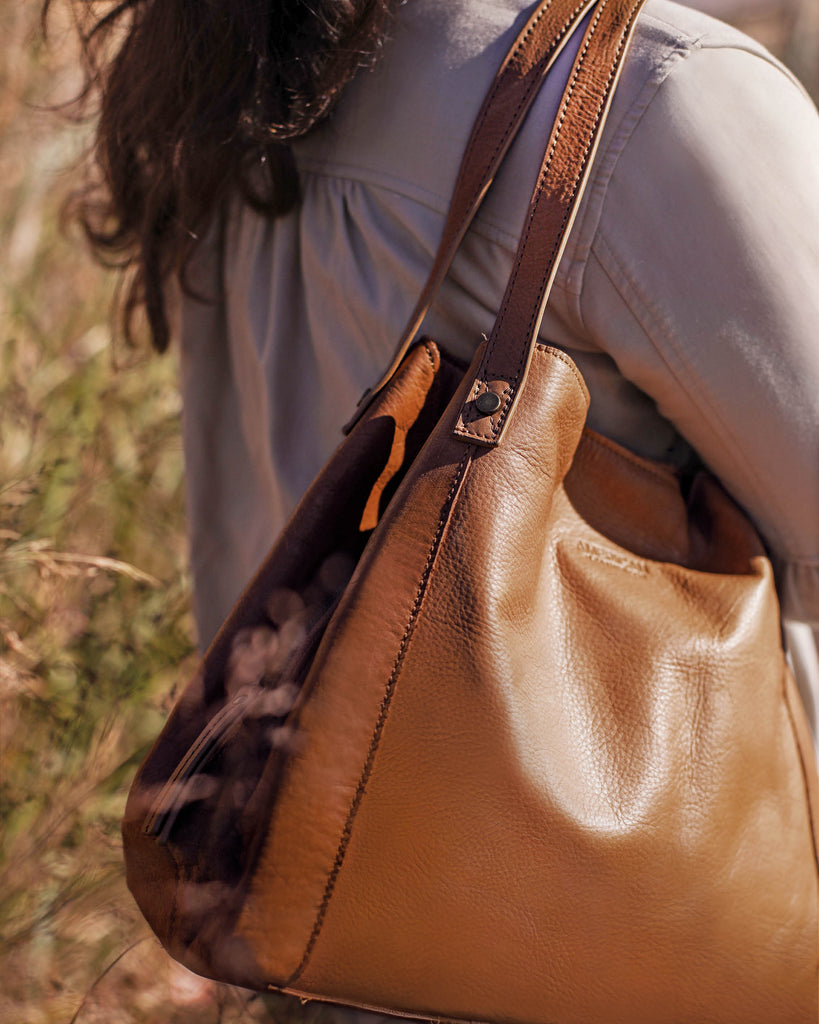 Liberty Shopper - cafe latte lifestyle