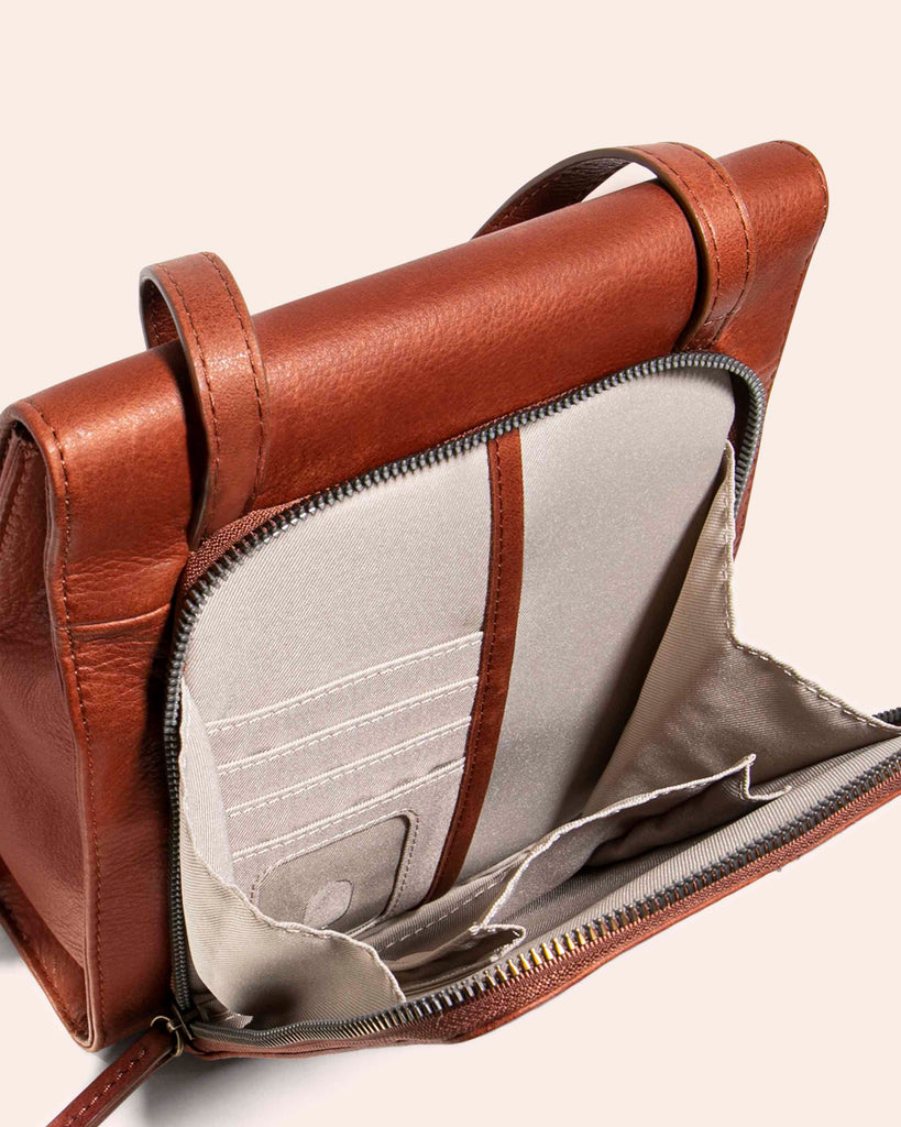 Kansas Large Crossbody Brandy - Angle